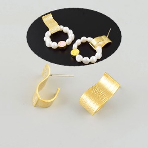 사각 웨이브 귀걸이 은침(1쌍)고급무광 부자재 m2212-10